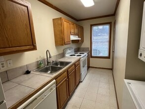 1011 N Parker Rd in Russellville, AR - Building Photo - Building Photo