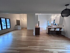 44 Marla Cir in Newton, MA - Foto de edificio - Building Photo