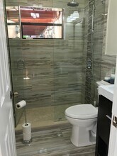 6630 NW 38th Ter in Virginia Gardens, FL - Building Photo - Building Photo