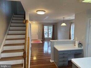 43004 Beachall St in Chantilly, VA - Building Photo - Building Photo