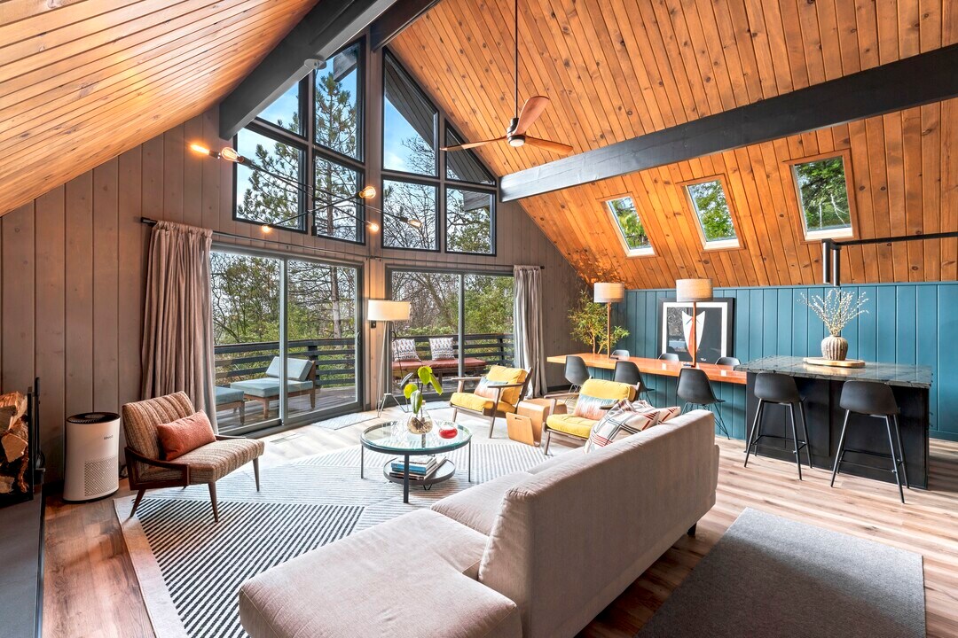 1106 CA-173 in Lake Arrowhead, CA - Building Photo