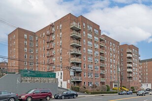 The Parkway Terrace in Yonkers, NY - Building Photo
