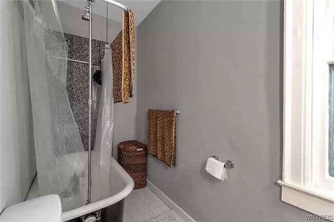 175 Saint James Pl in Buffalo, NY - Foto de edificio - Building Photo