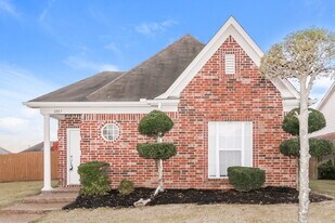 6887 Seaside Dr in Cordova, TN - Building Photo