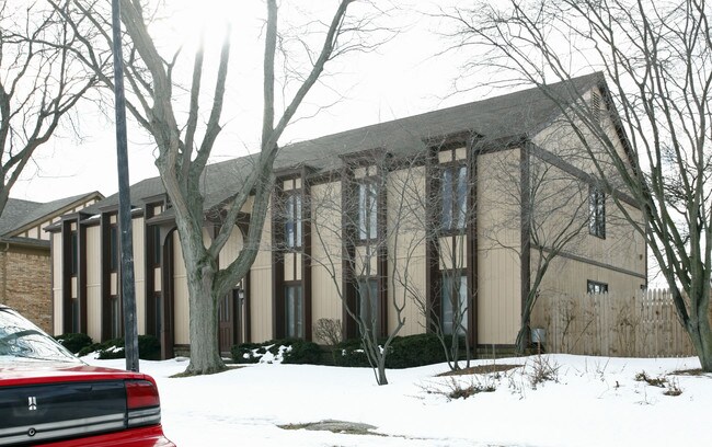 5623 Ryewyck Dr in Toledo, OH - Foto de edificio - Building Photo