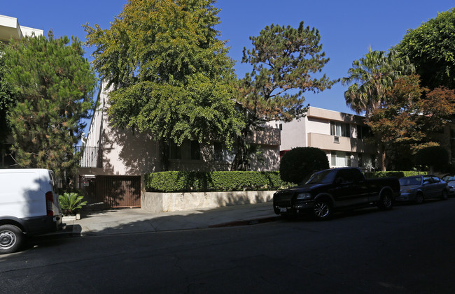 1247 N Flores St in West Hollywood, CA - Building Photo - Building Photo