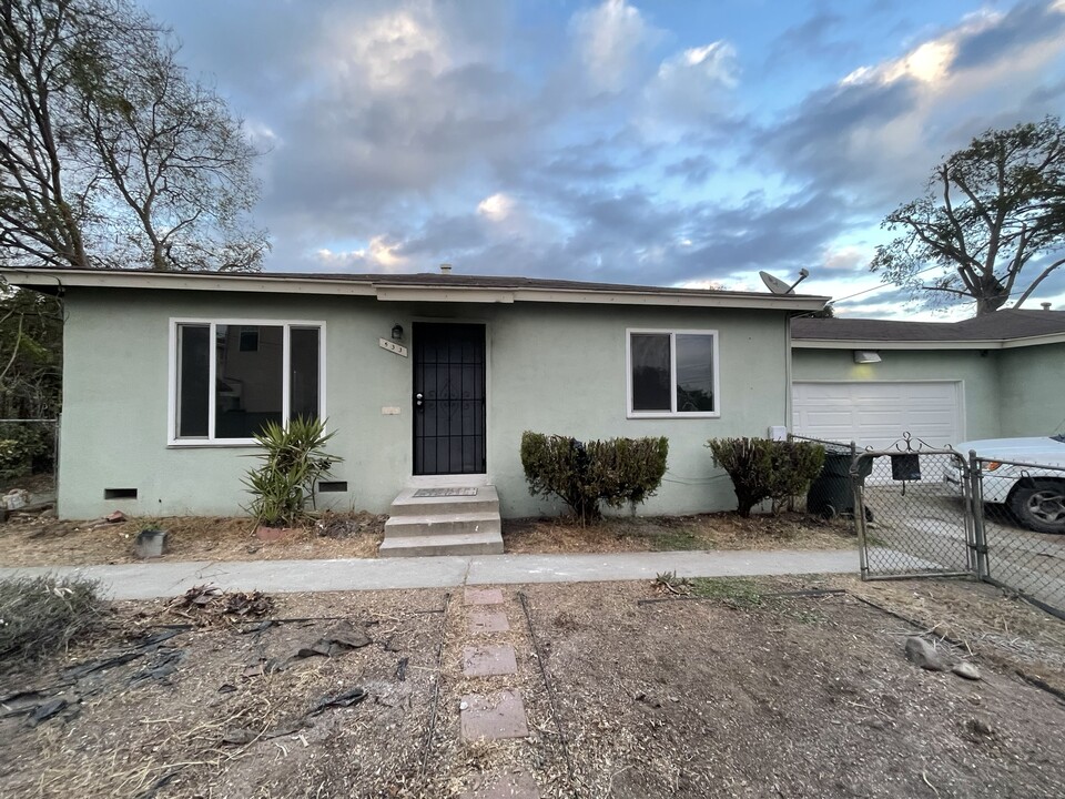 533 Elizabeth Ave in Monterey Park, CA - Building Photo