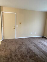 35401 Hickory Woods Ln, Unit 35401 Hickory woods ln in Clinton Township, MI - Building Photo