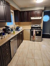 44 Fallway Rd in Brampton, ON - Building Photo - Building Photo