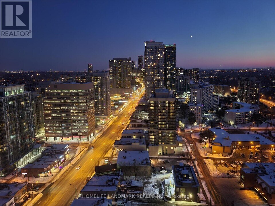 75 Canterbury Pl in Toronto, ON - Building Photo