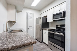 Timber Ridge in Houston, TX - Foto de edificio - Building Photo