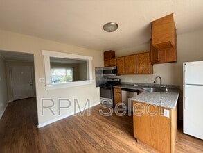 1220 Browning Dr in Sacramento, CA - Building Photo - Building Photo