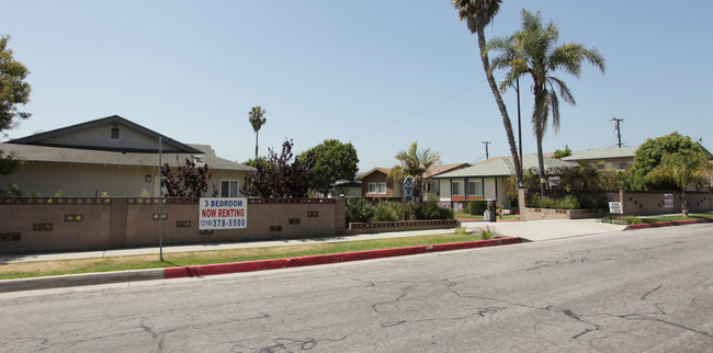 Palm Terrace East in Torrance, CA - Building Photo - Building Photo