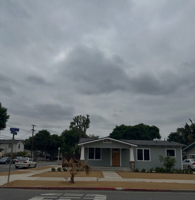201 N Yale Ave in Fullerton, CA - Building Photo - Building Photo