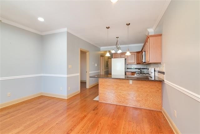 property at 21 St Pauls Ave