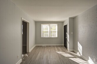 6139 Chinquapin Pky in Baltimore, MD - Building Photo - Building Photo