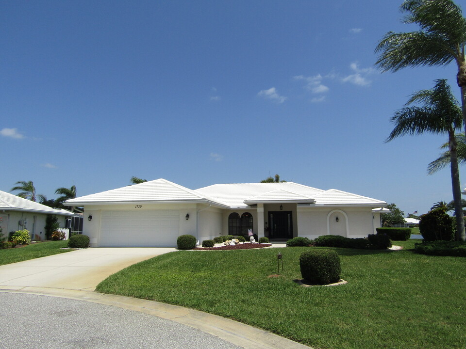 1739 Waxwing Cir in Venice, FL - Building Photo