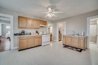 97-99-99 Brookline Ave in Holyoke, MA - Building Photo - Building Photo