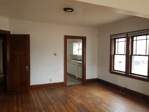 1711 10th St-Unit -2 in Rockford, IL - Foto de edificio - Building Photo