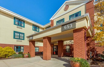 Furnished Studio-Rockford - I-90 in Rockford, IL - Building Photo - Building Photo