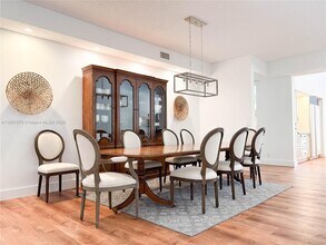 2530 Windsor Way Ct in Wellington, FL - Building Photo - Building Photo