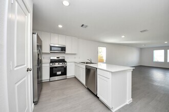 2523 Night Emerald Dr in Rosharon, TX - Foto de edificio - Building Photo