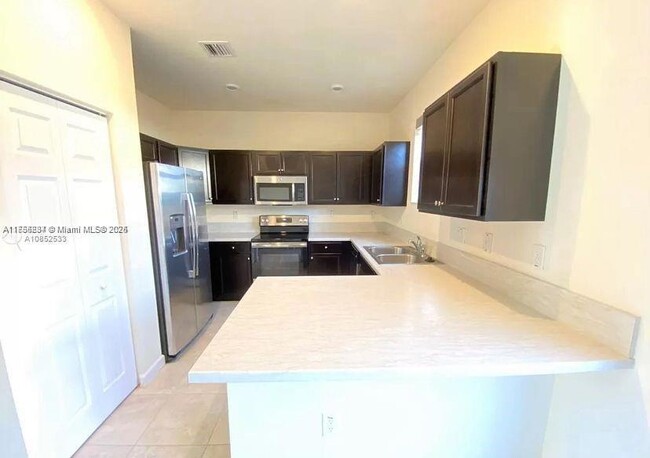 97 SE 34th Terrace in Homestead, FL - Building Photo - Building Photo