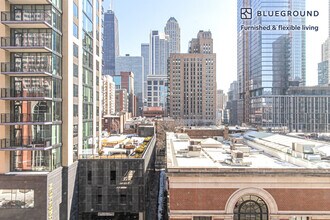 108 W Chicago Ave in Chicago, IL - Building Photo - Building Photo