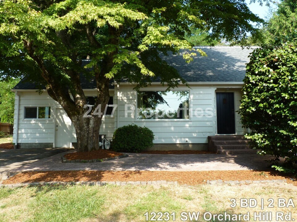 12231 SW Orchard Hill Rd in Lake Oswego, OR - Foto de edificio