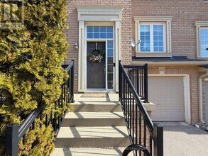 2280 Baronwood Dr in Oakville, ON - Building Photo - Building Photo