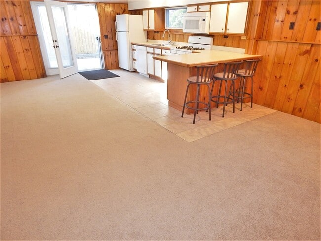 2133 NY-65, Unit Apt 2