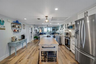 6035 Sea Ranch Dr in Hudson, FL - Foto de edificio - Building Photo