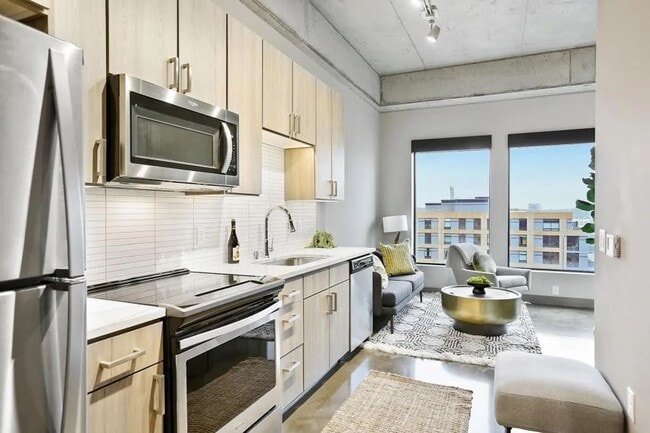 property at 728 N 3rd St