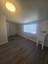 128 E 4th St in Hanford, CA - Building Photo - Building Photo