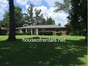 property at 3100 Edgewood Ct