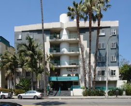 Beverly Hills Towers in Los Angeles, CA - Building Photo - Building Photo