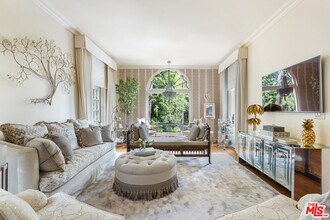 175 W Channel Rd in Santa Monica, CA - Building Photo - Building Photo