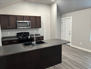 814 S Inglewood St in Siloam Springs, AR - Building Photo - Building Photo