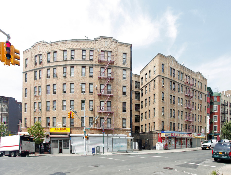 1229 Franklin Ave in Bronx, NY - Building Photo