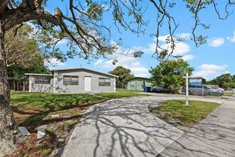 1557 NW 15th Ave in Fort Lauderdale, FL - Building Photo - Building Photo