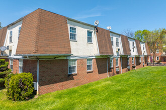 Chestnut Hill Condominiums in Souderton, PA - Building Photo - Building Photo