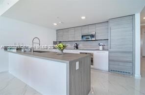 400 Sunny Isles Blvd, Unit # 1805 in Sunny Isles Beach, FL - Foto de edificio