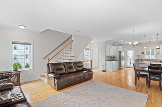 1 Sadler Ave in Shrewsbury, MA - Building Photo - Building Photo