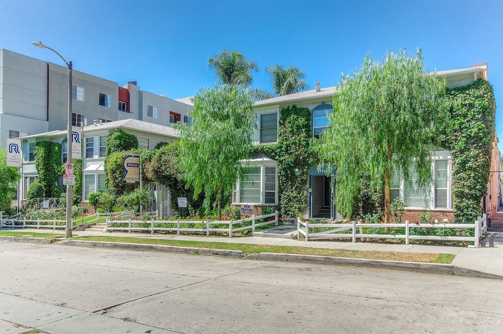 Sycamore Apartments in Los Angeles, CA - Foto de edificio