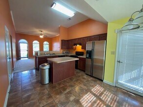 6098 Ravenwood Lake Dr E in Horn Lake, MS - Foto de edificio - Building Photo