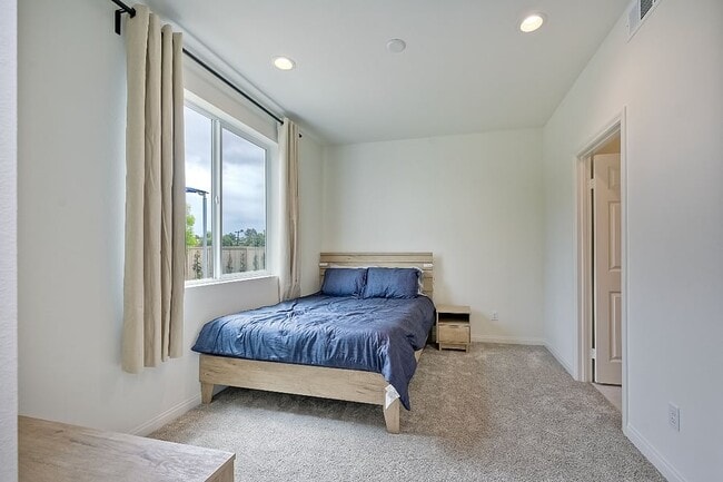 8383 Tahoe St in Lemon Grove, CA - Foto de edificio - Building Photo