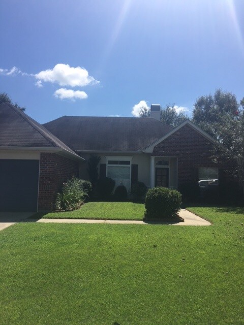 124 Windermere Cir in Youngsville, LA - Building Photo