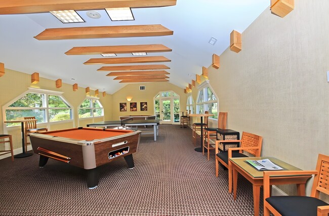 Woodlake in Albany, NY - Building Photo - Building Photo