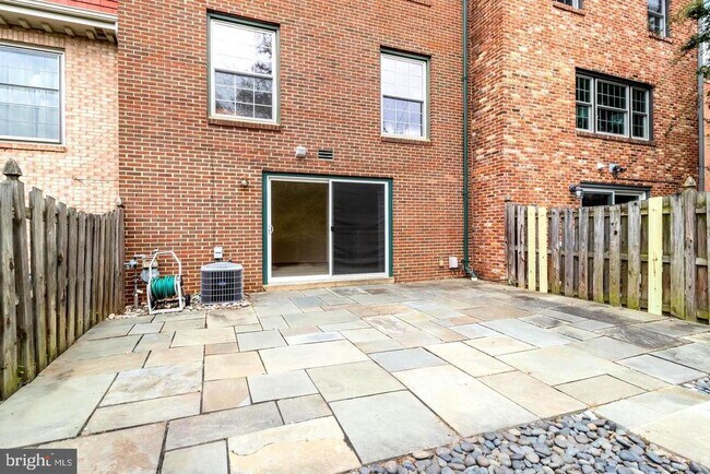 property at 137 E St NE