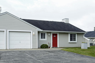 Lake Forest Apartments in Fort Wayne, IN - Foto de edificio - Building Photo